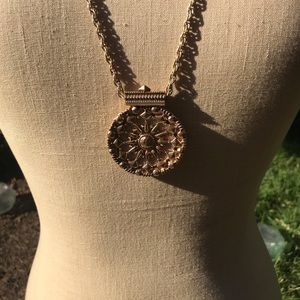 Heidi Klum statement necklace